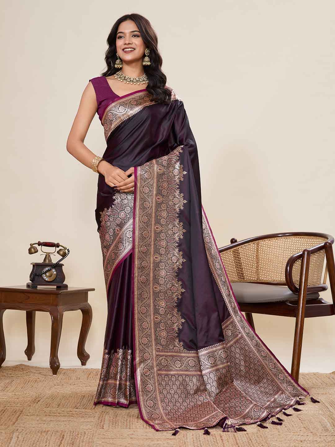 Urban Pallu Woven Design Silk Blend Party Saree