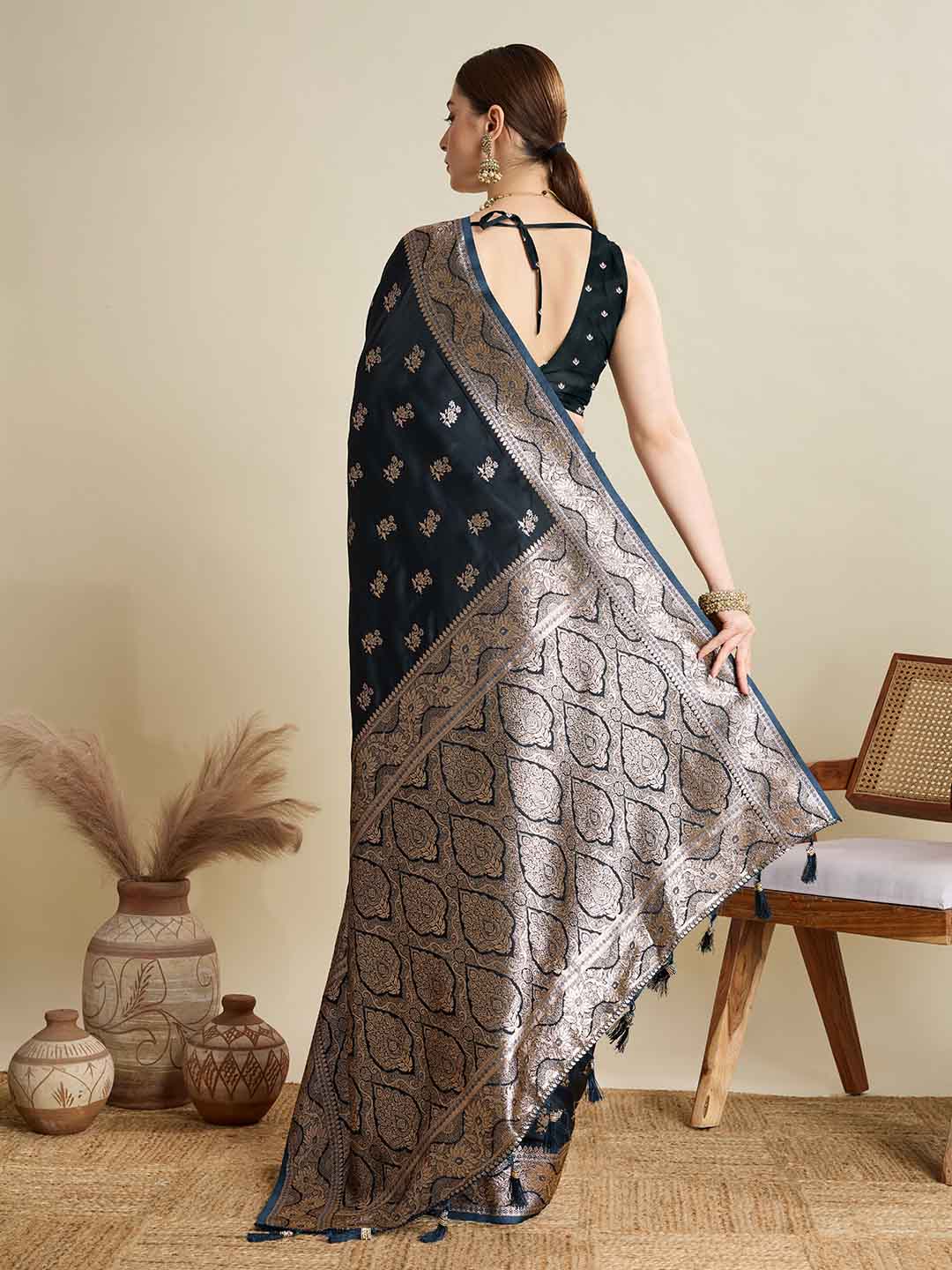 Urban Pallu Woven Design Silk Blend Party Saree