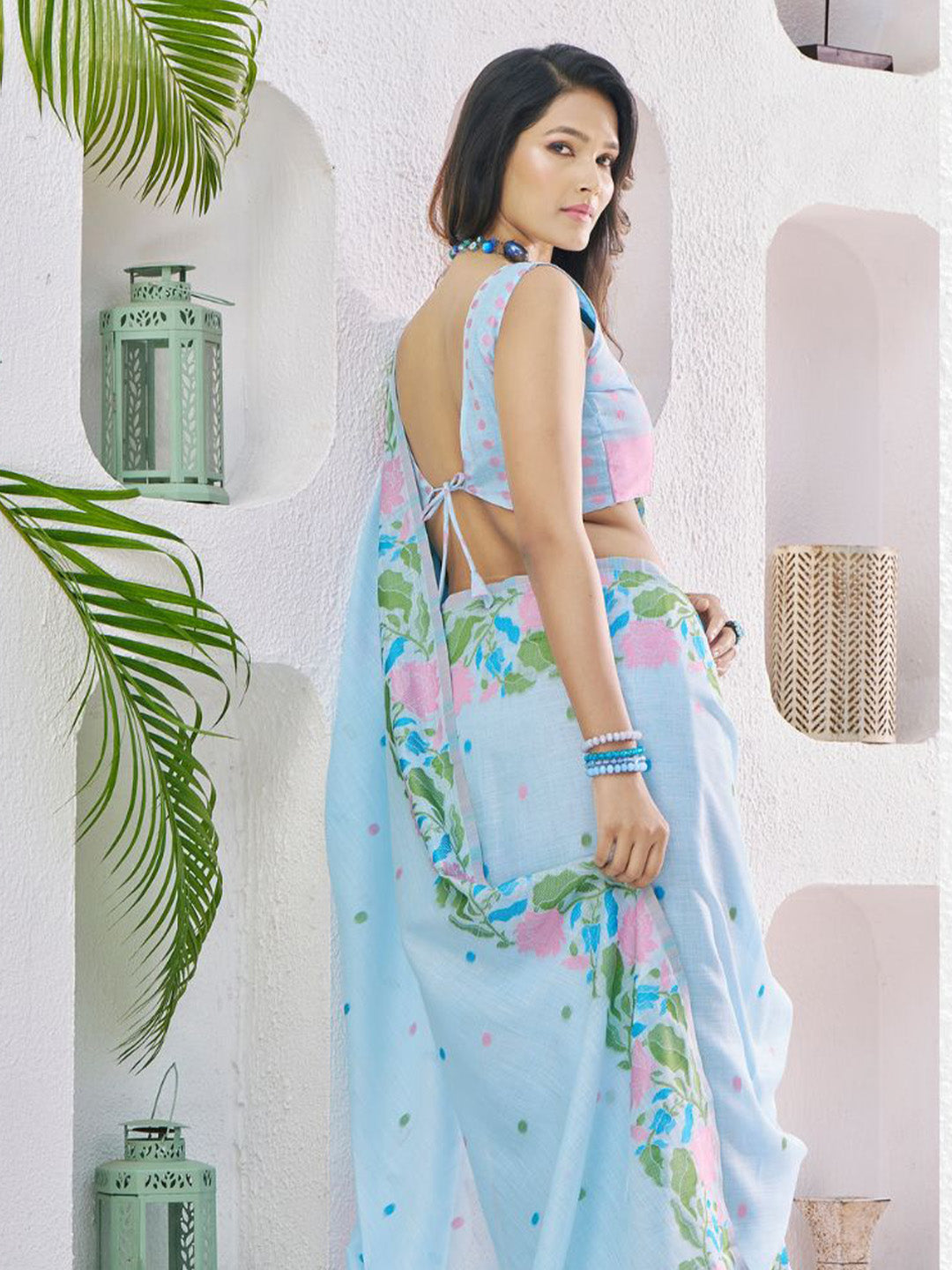 Urban Pallu Woven Design Silk Blend Daily Saree