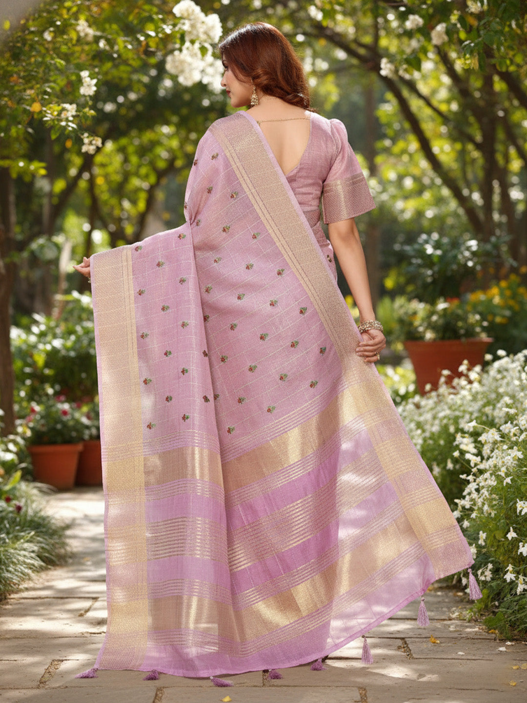 Urban Pallu Floral Sequinned Silk Blend Fusion Saree