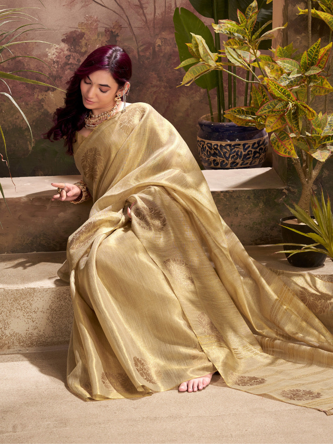 Urban Pallu Woven Design Silk Blend Traditional Saree
