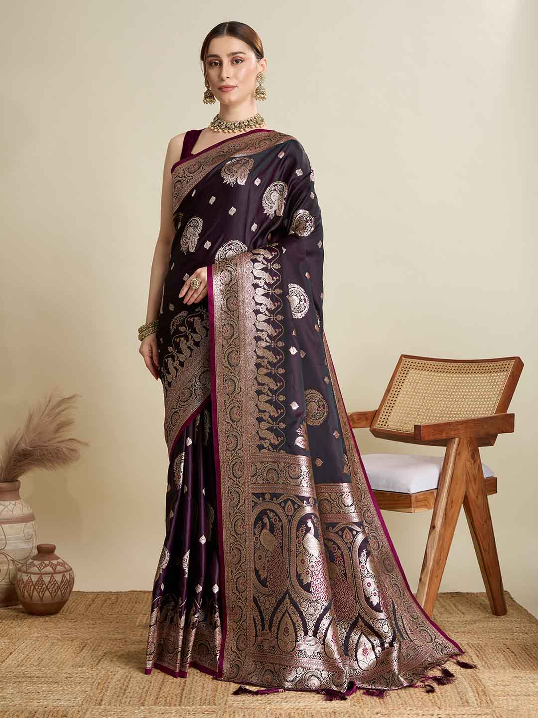 Urban Pallu Woven Design Silk Blend Party Saree