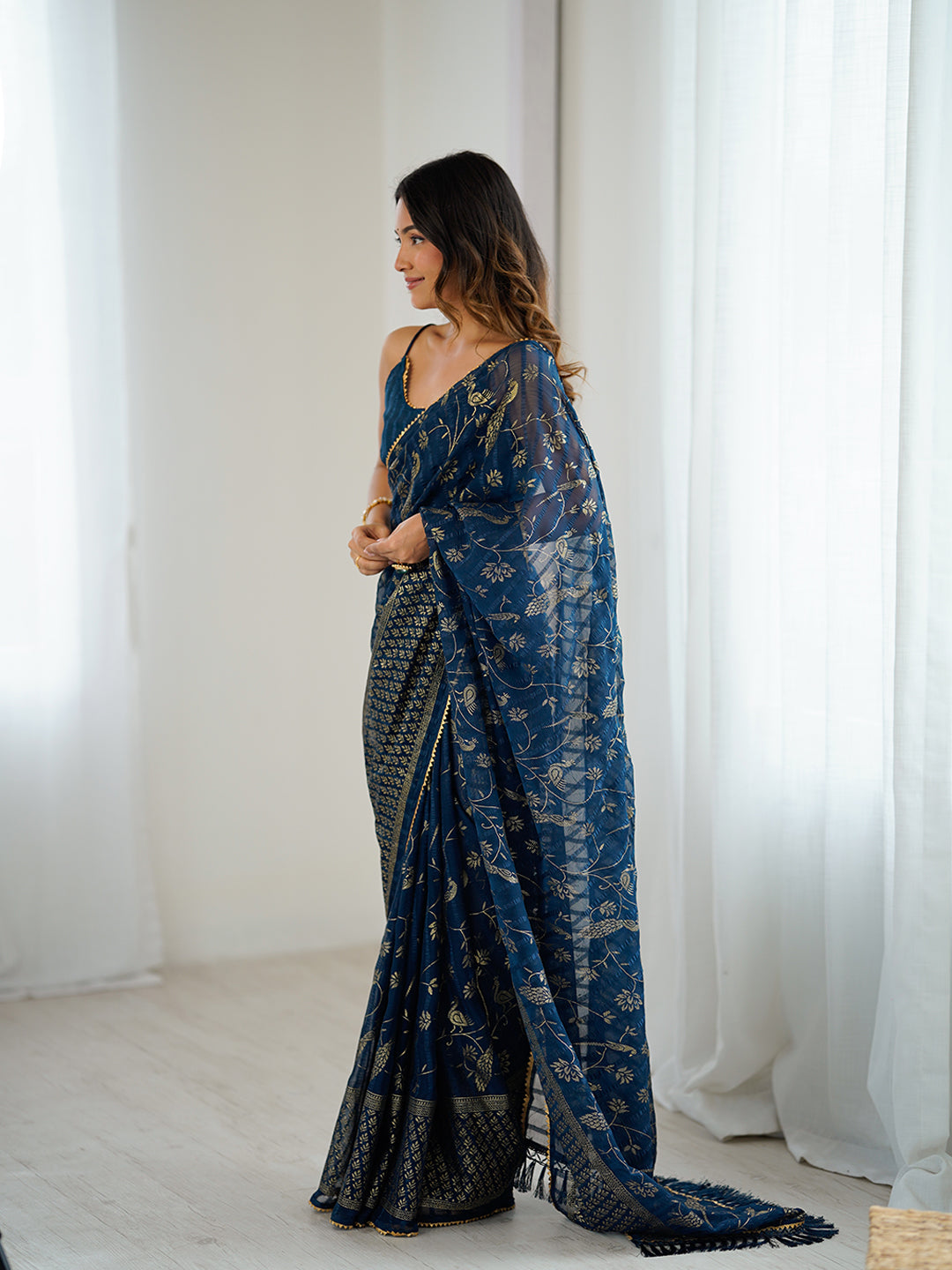Urban Pallu Printed Poly Chiffon Daily Saree