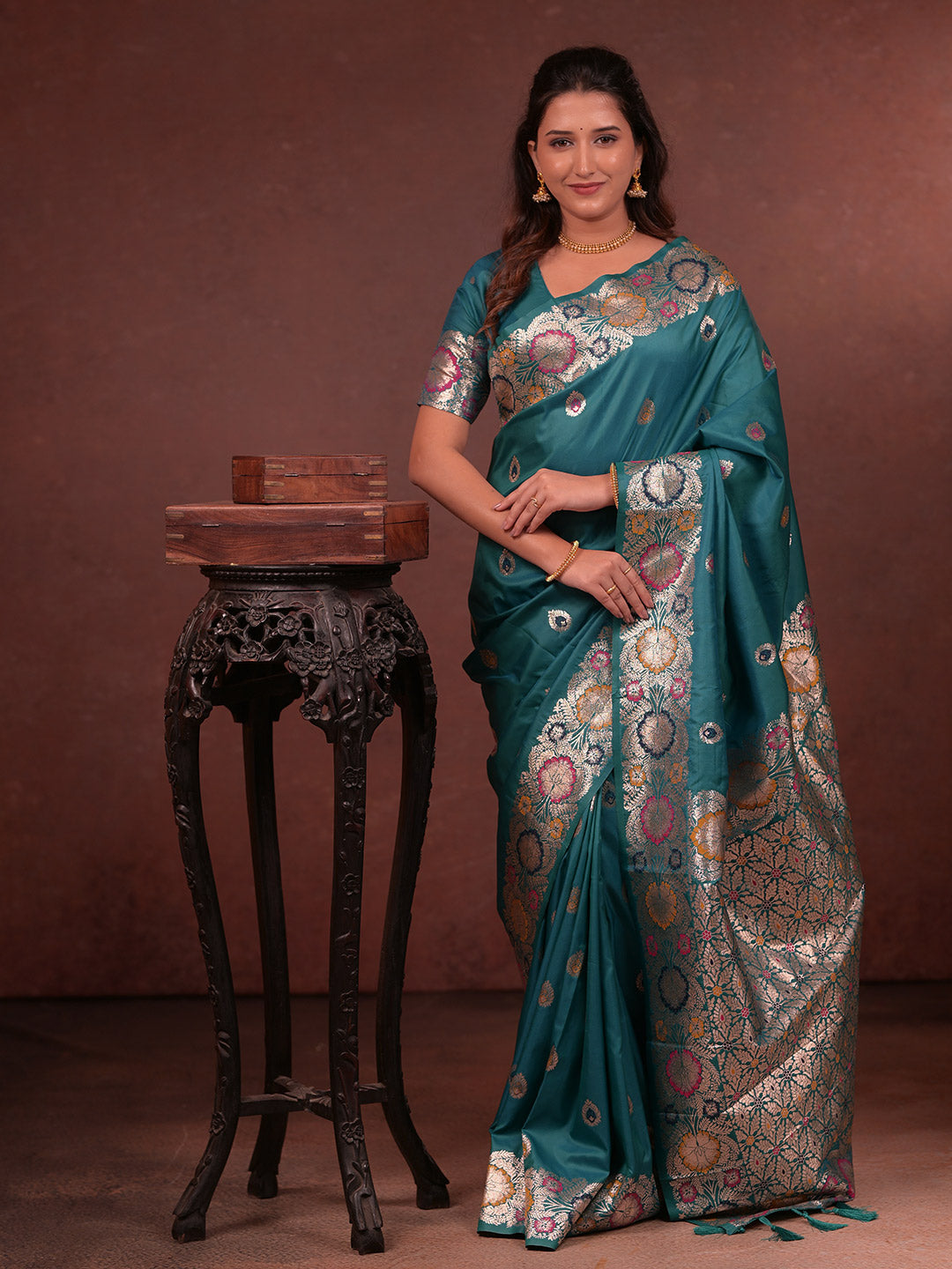 Urban Pallu Woven Design Silk Blend Traditional Saree