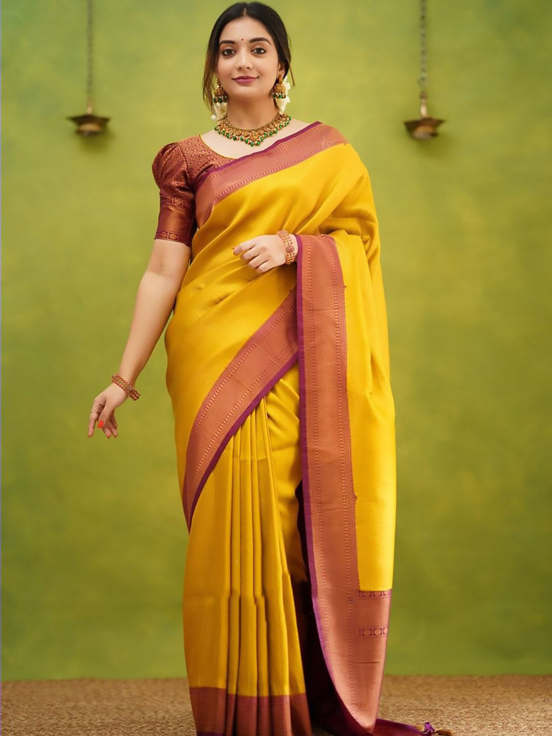 Urban Pallu Woven Design Silk Blend Traditional Saree