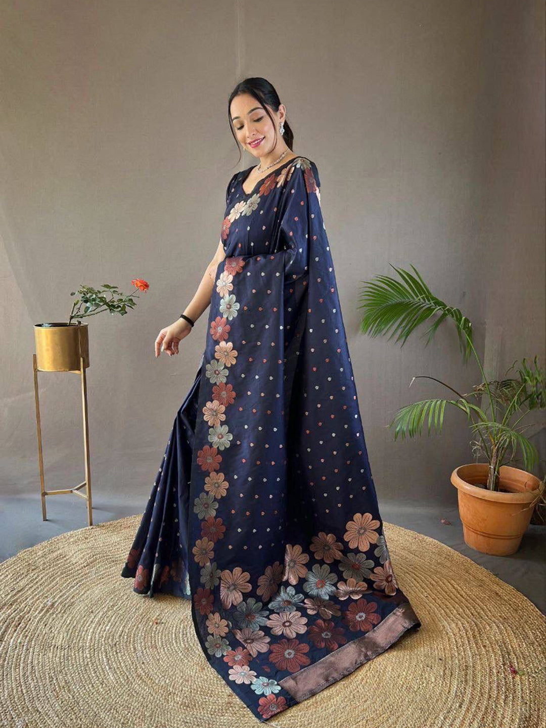 Urban Pallu Woven Design Silk Blend Work Saree