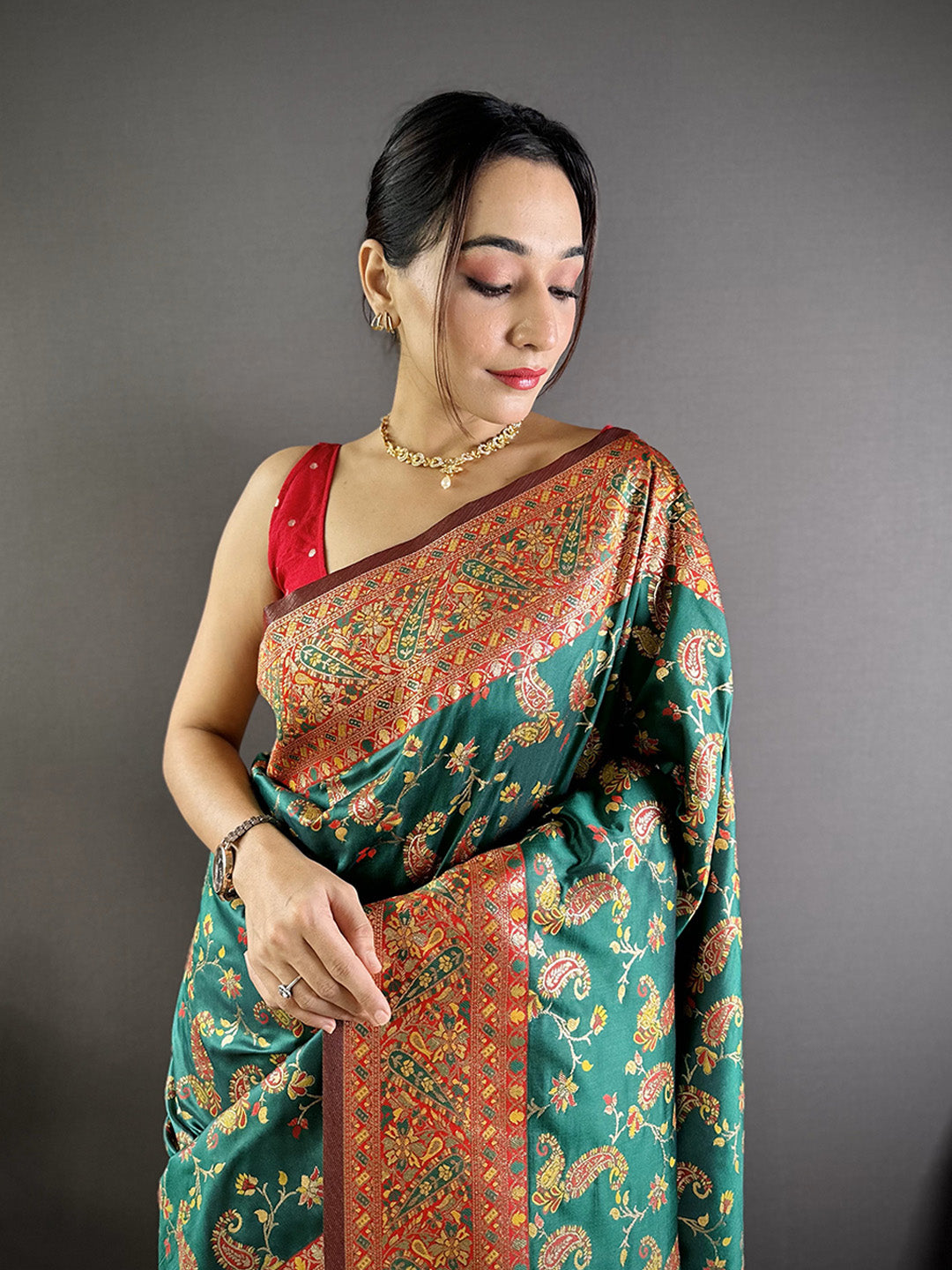 Urban Pallu Woven Design Silk Blend Traditional Saree