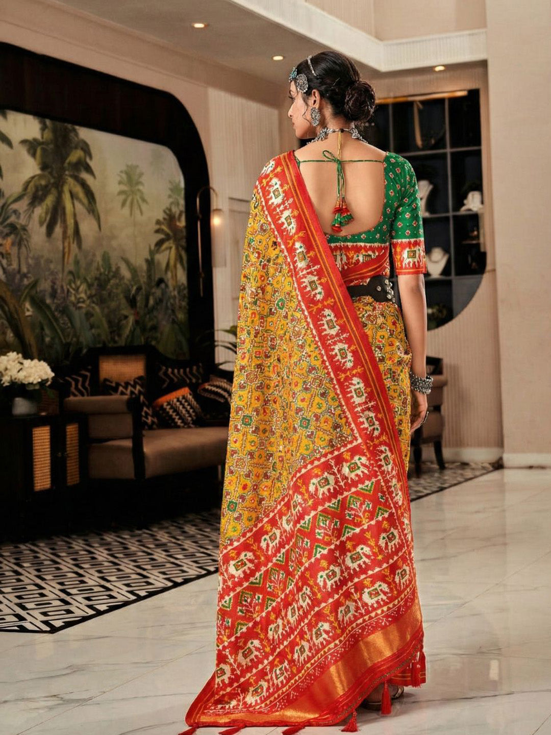 Urban Pallu Woven Design Cotton Blend Daily Saree