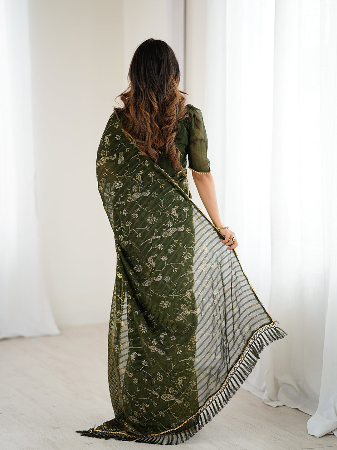 Urban Pallu Printed Poly Chiffon Daily Saree