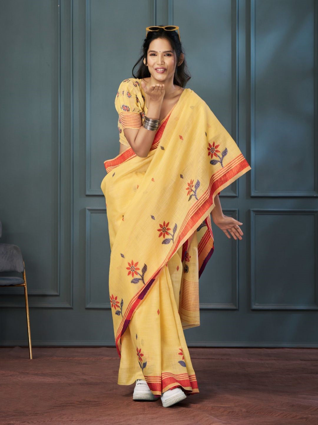 Urban Pallu Solid Cotton Blend Daily Saree