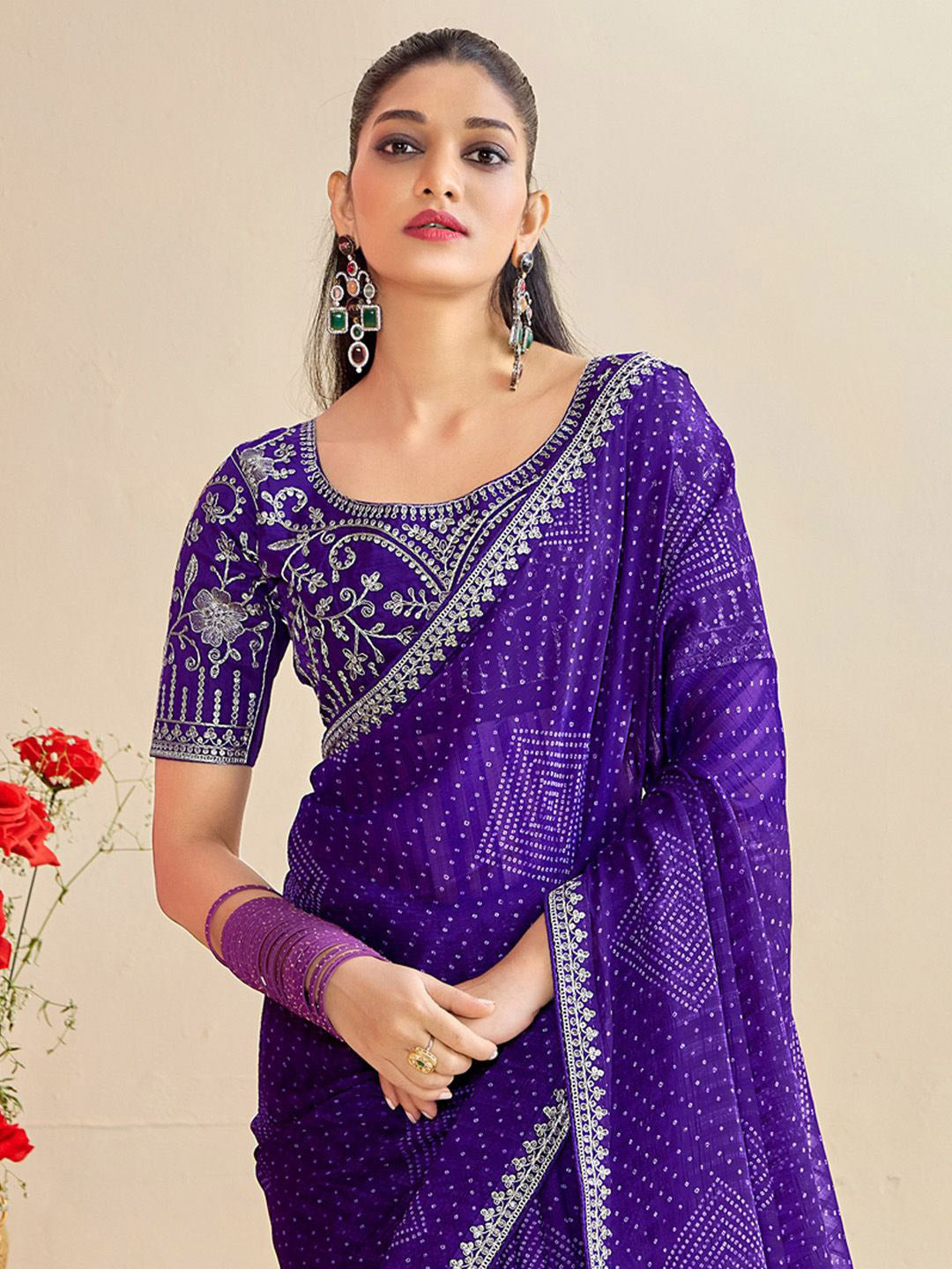 Urban Pallu Ethnic Motifs Embroidered Poly Georgette Heavy Work Saree
