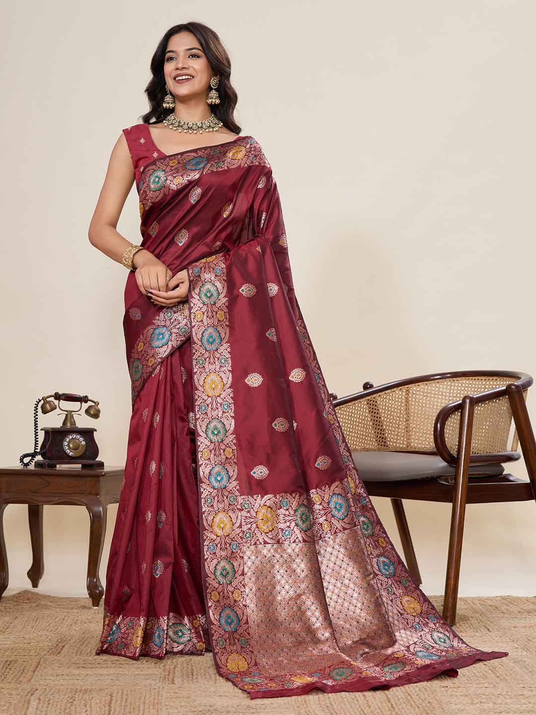 Urban Pallu Woven Design Silk Blend Party Saree