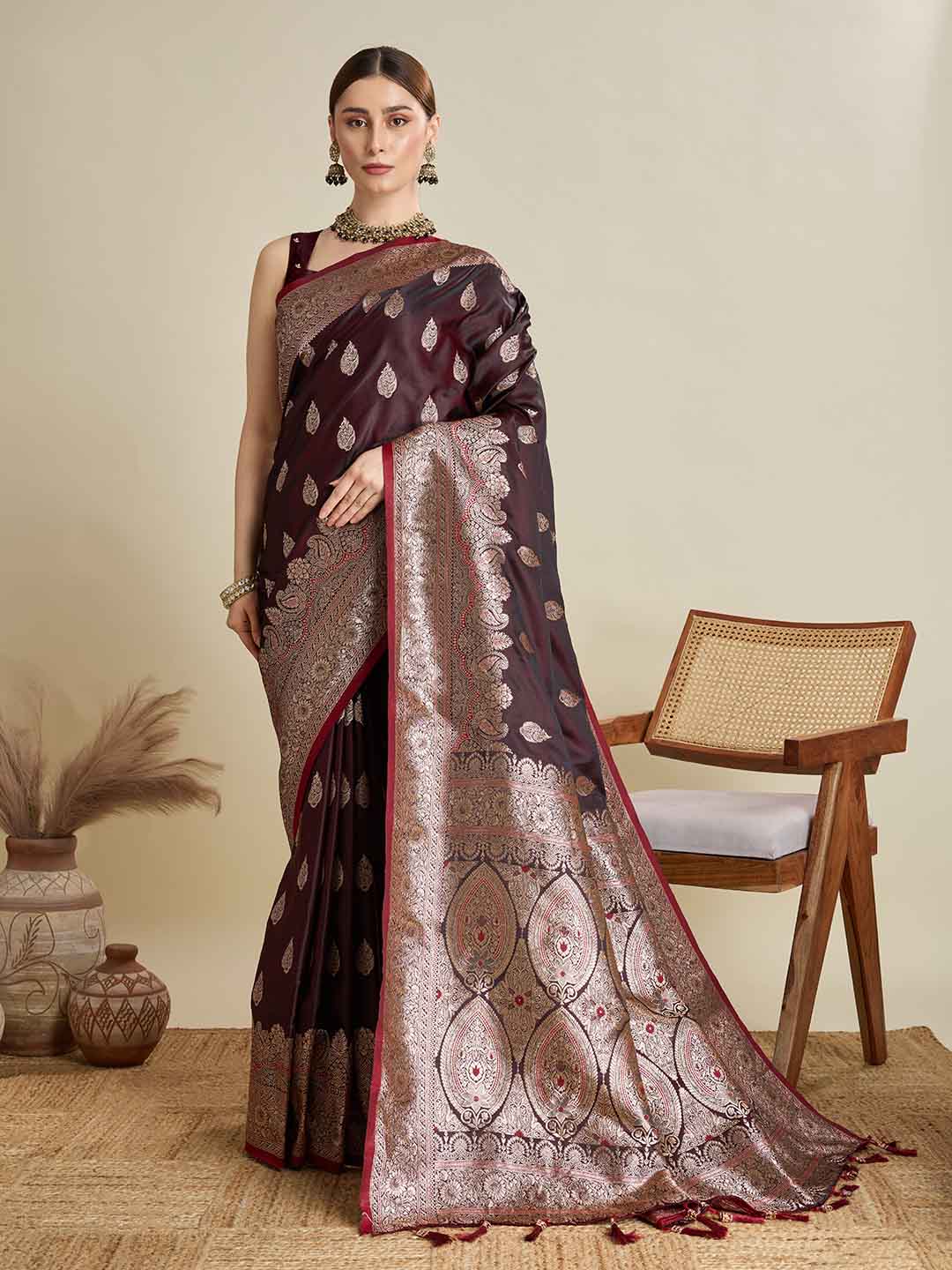 Urban Pallu Woven Design Silk Blend Party Saree