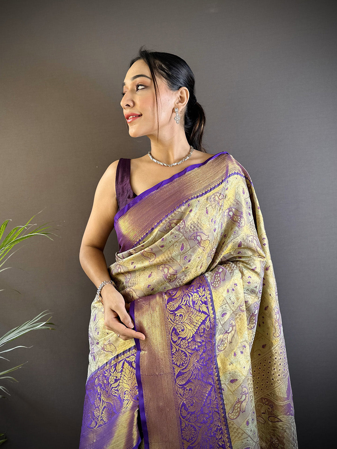 Urban Pallu Woven Design Silk Blend Traditional Saree