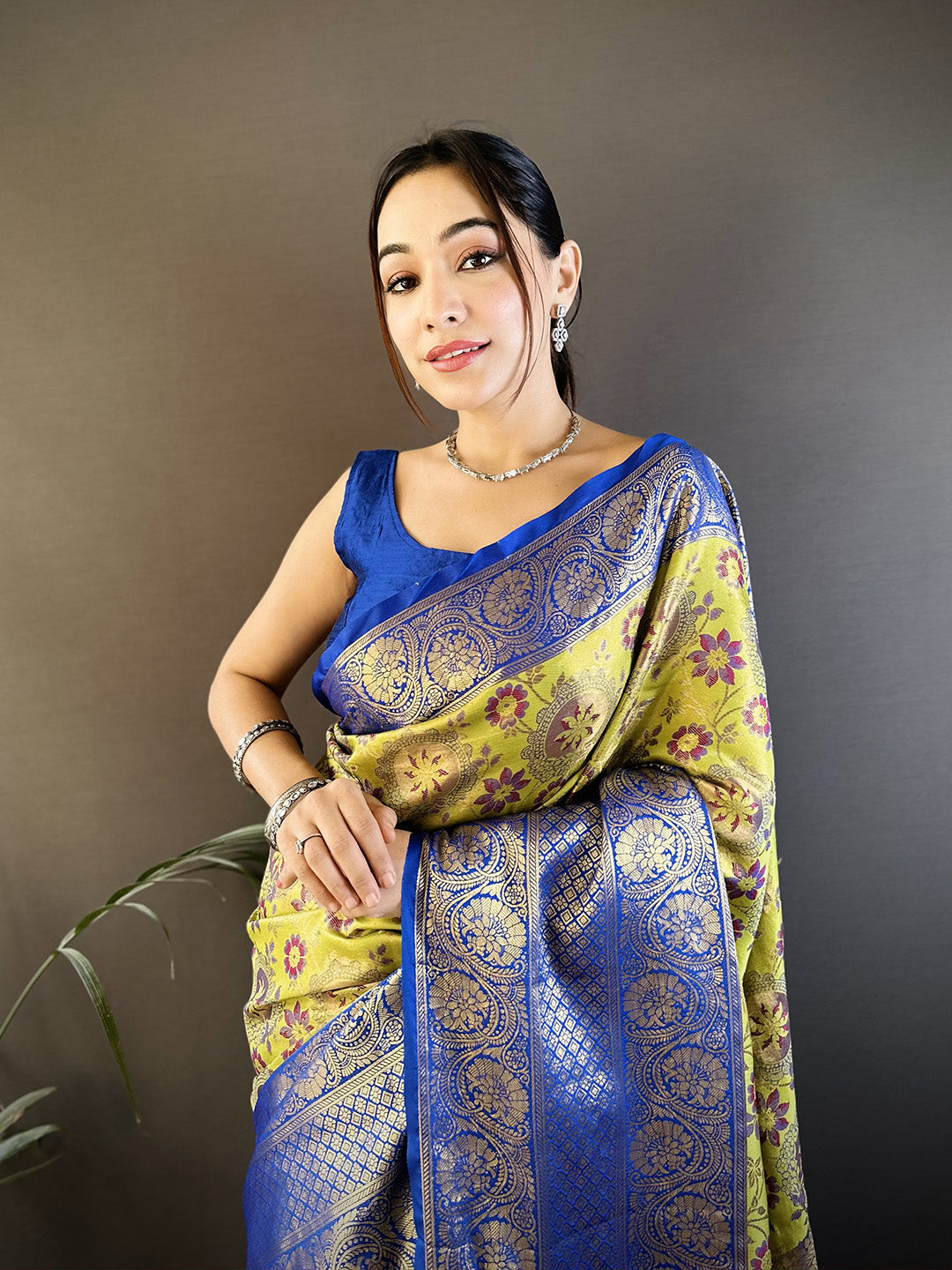 Urban Pallu Woven Design Silk Blend Traditional Saree
