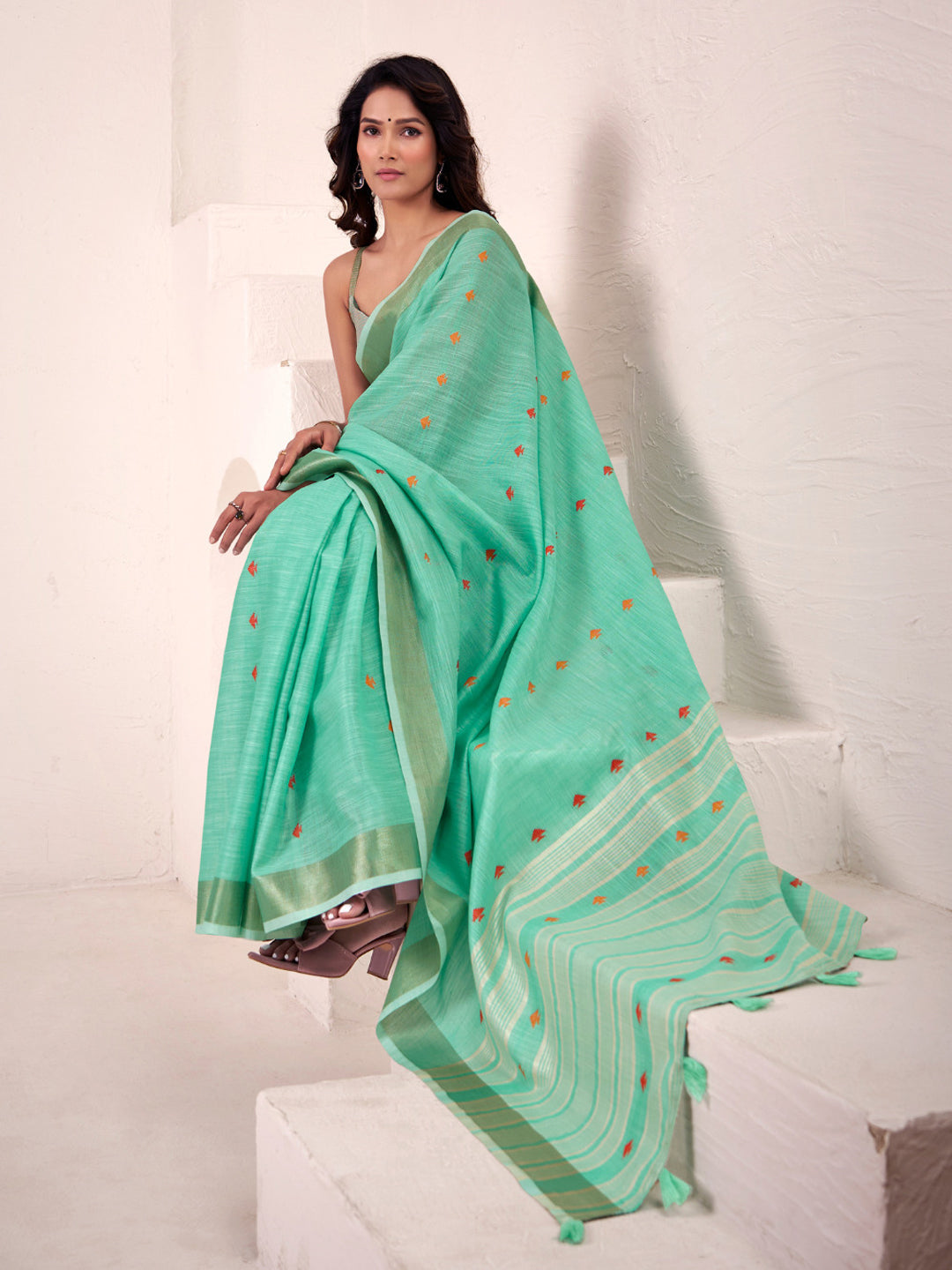 Urban Pallu Embroidered Cotton Blend Traditional Saree