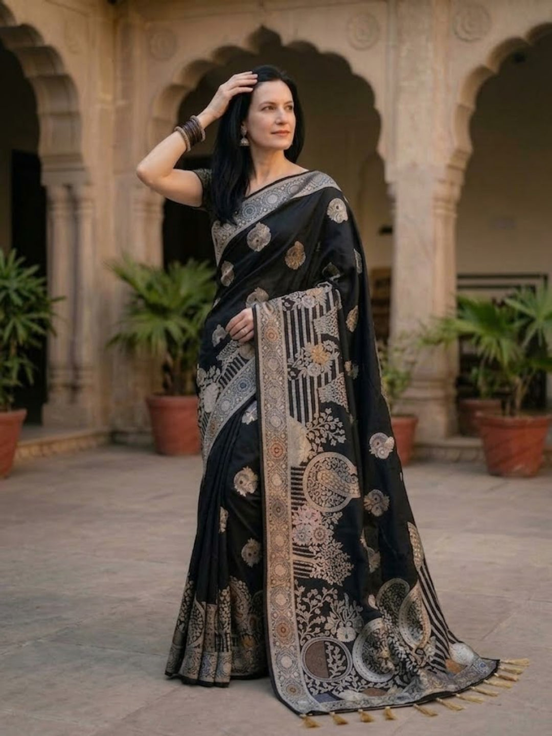 Urban Pallu Woven Design Silk Blend Traditional Saree