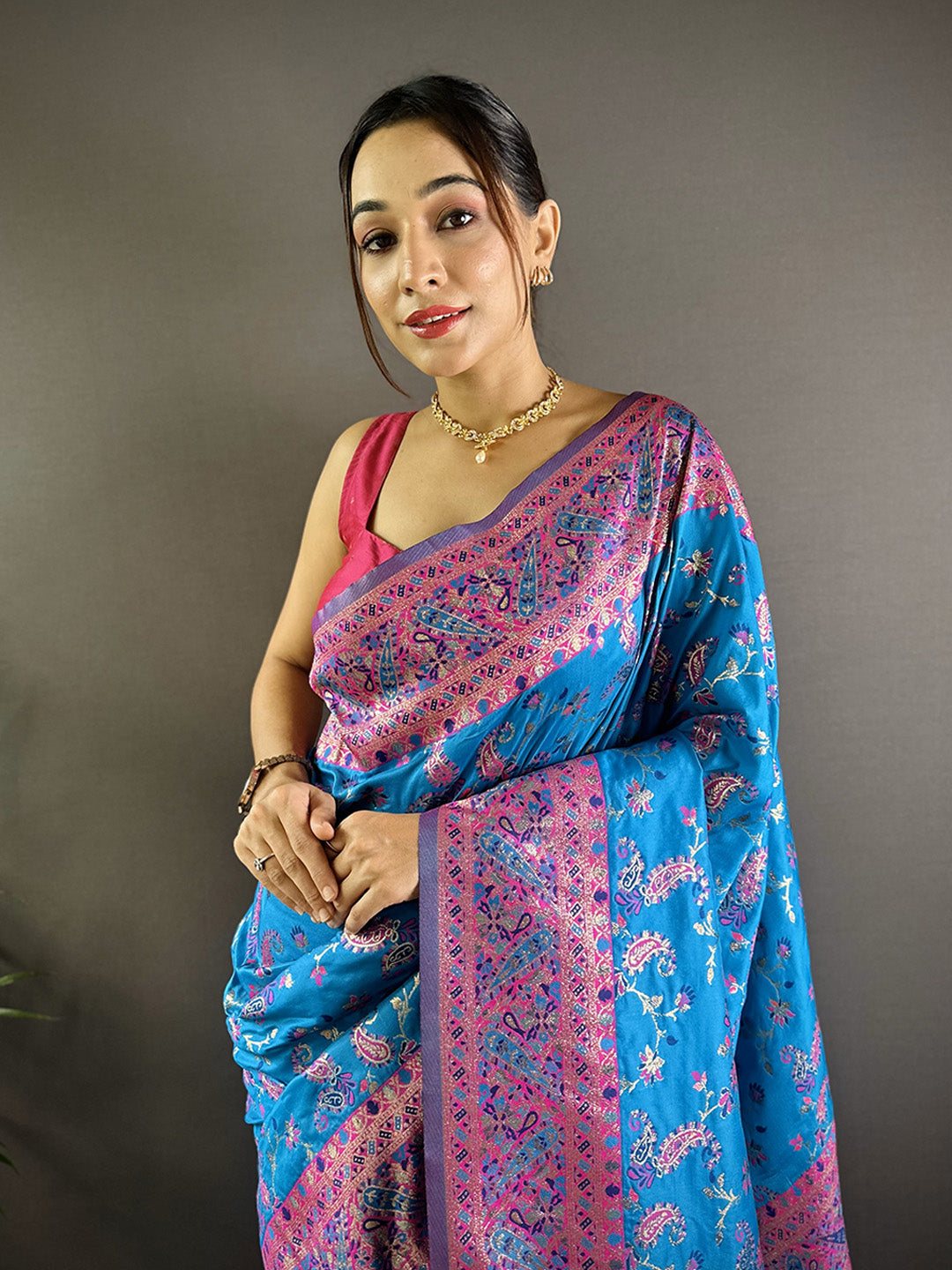 Urban Pallu Woven Design Silk Blend Traditional Saree