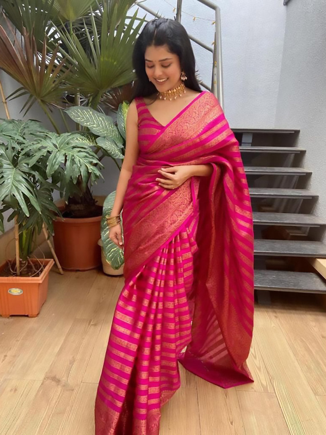 Urban Pallu Woven Design Silk Blend Traditional Saree