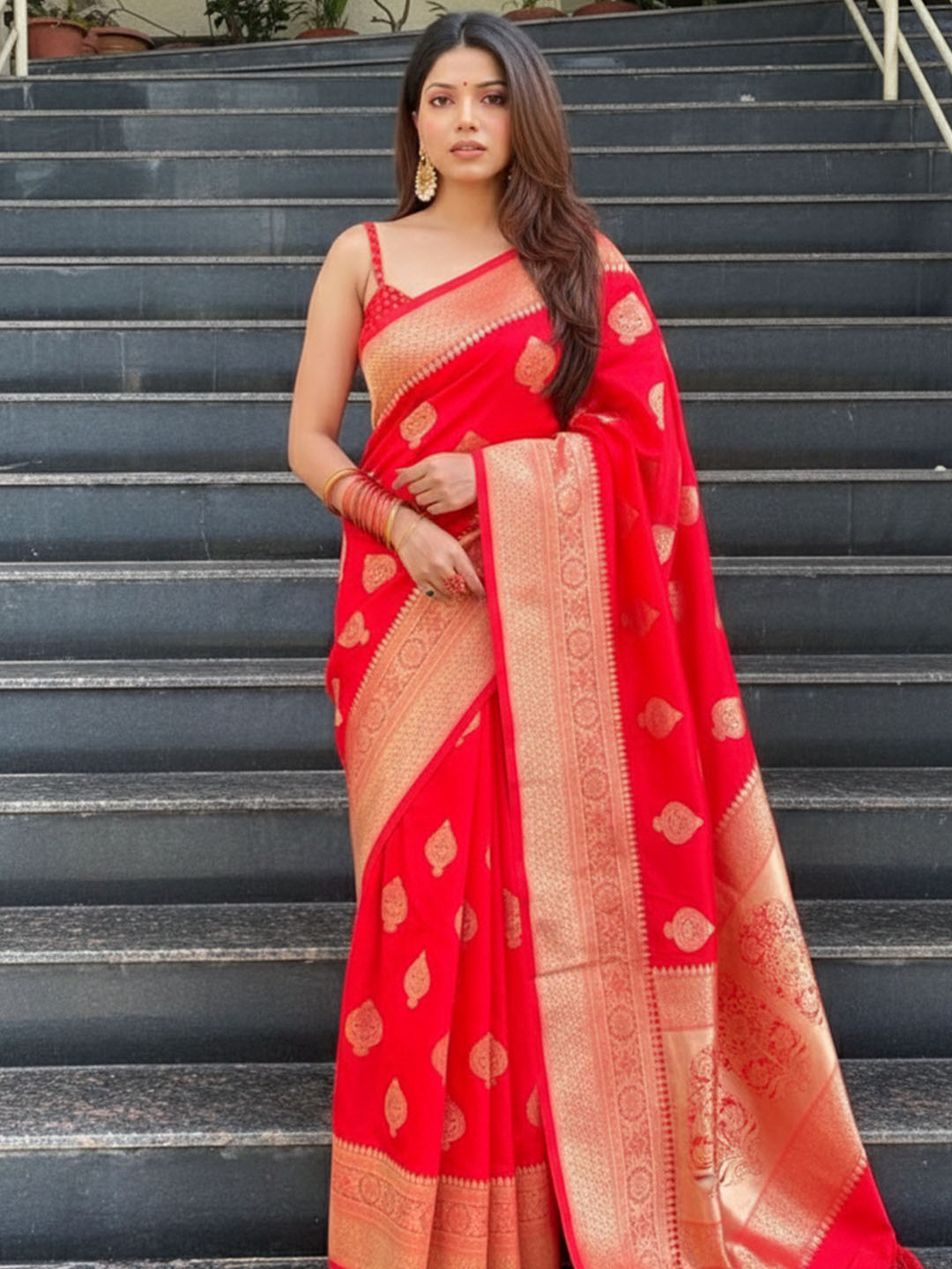 Urban Pallu Woven Design Silk Blend Traditional Saree