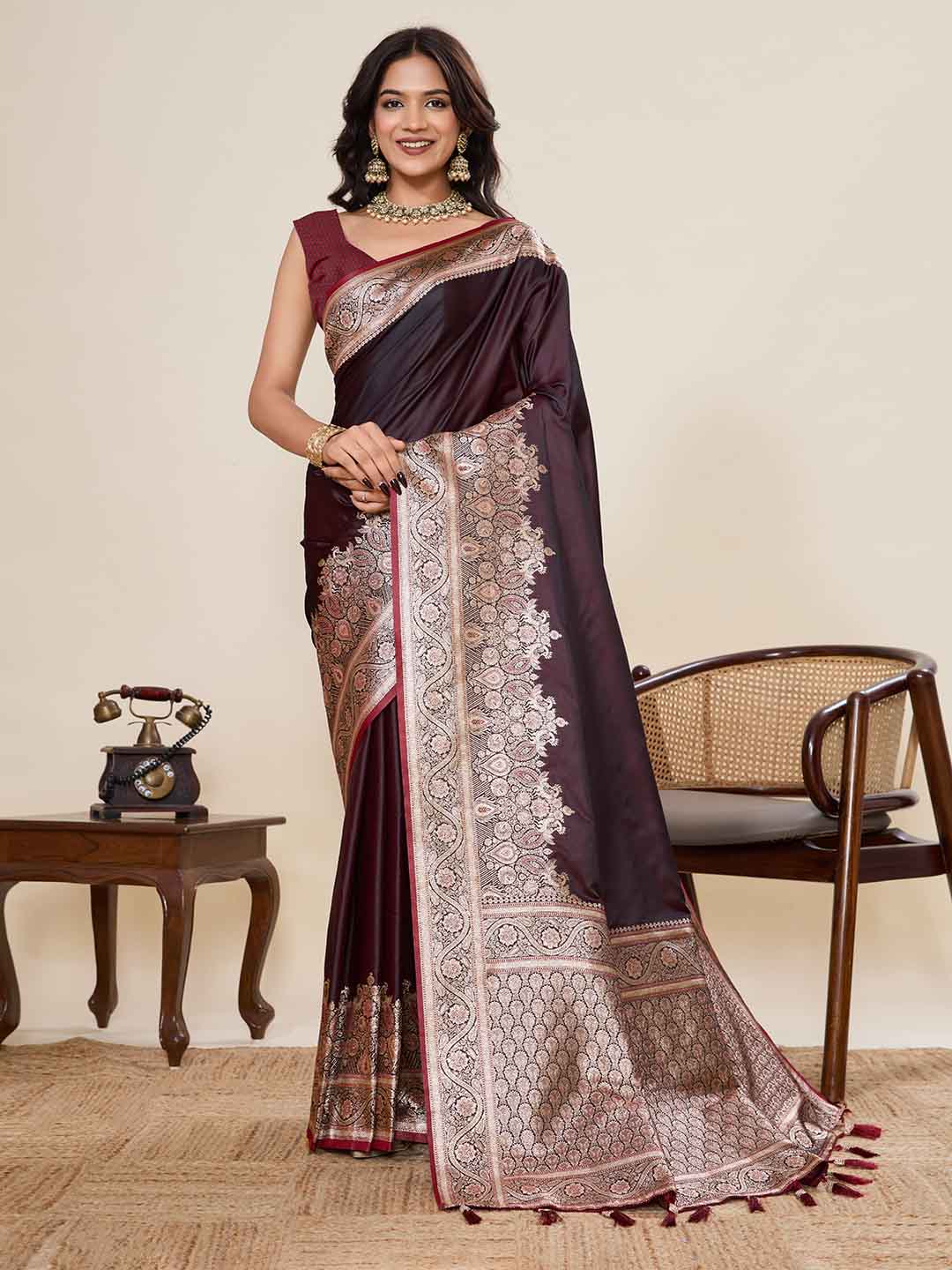 Urban Pallu Woven Design Silk Blend Party Saree