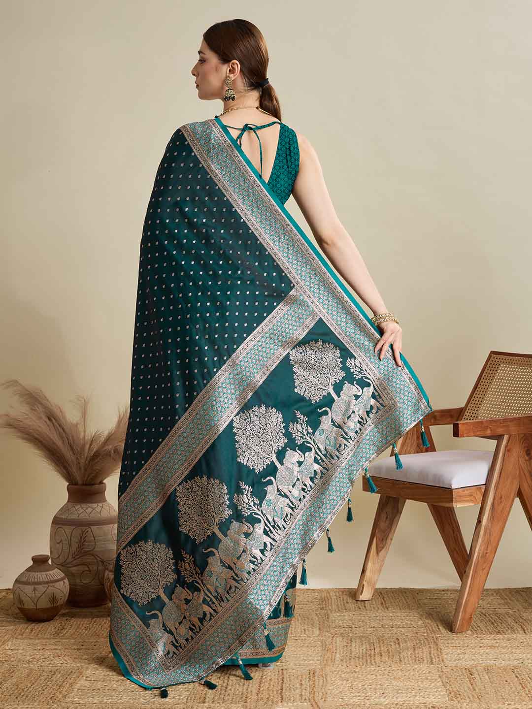 Urban Pallu Woven Design Silk Blend Party Saree