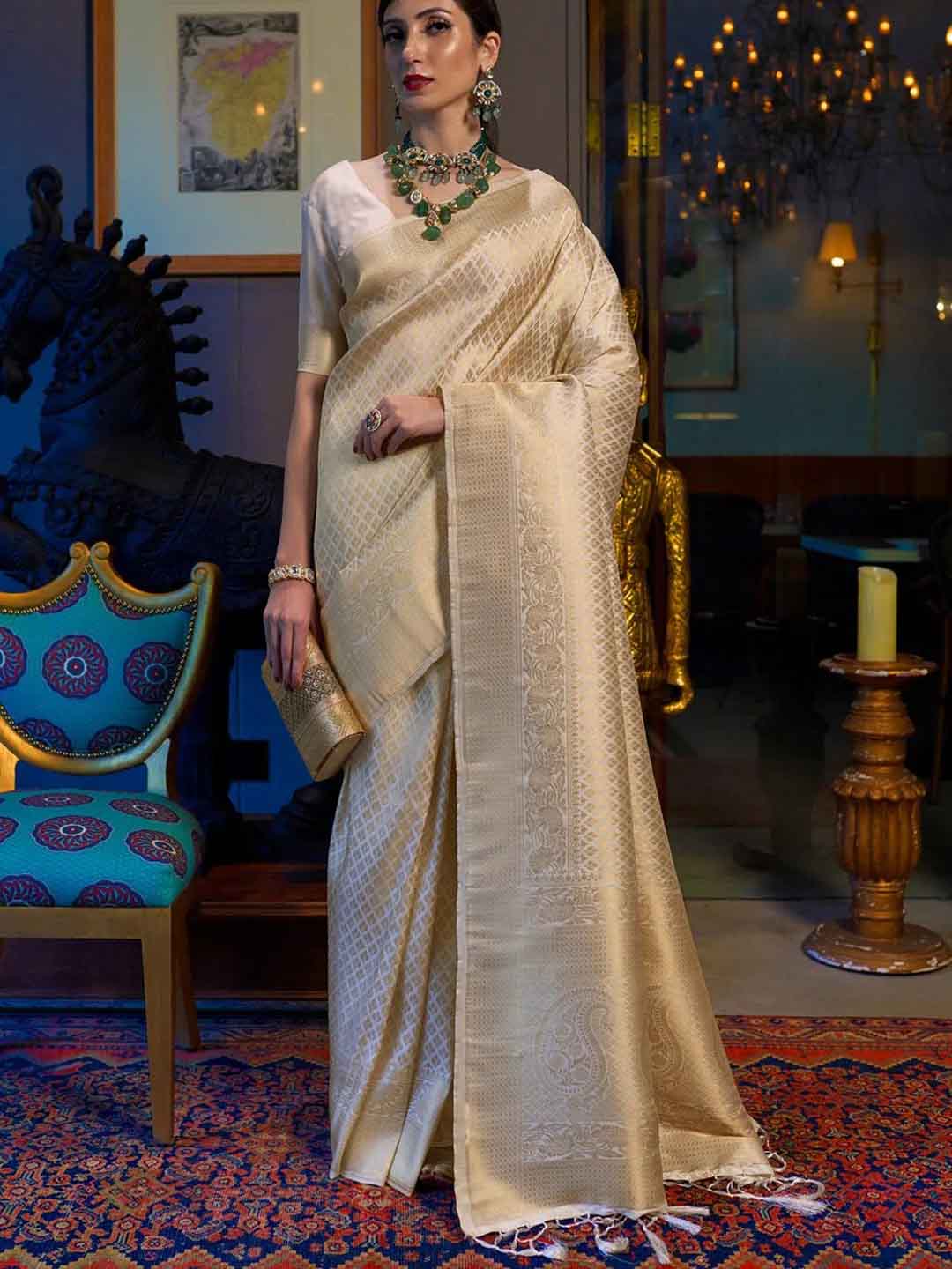 Urban Pallu Woven Design Silk Blend Traditional Saree