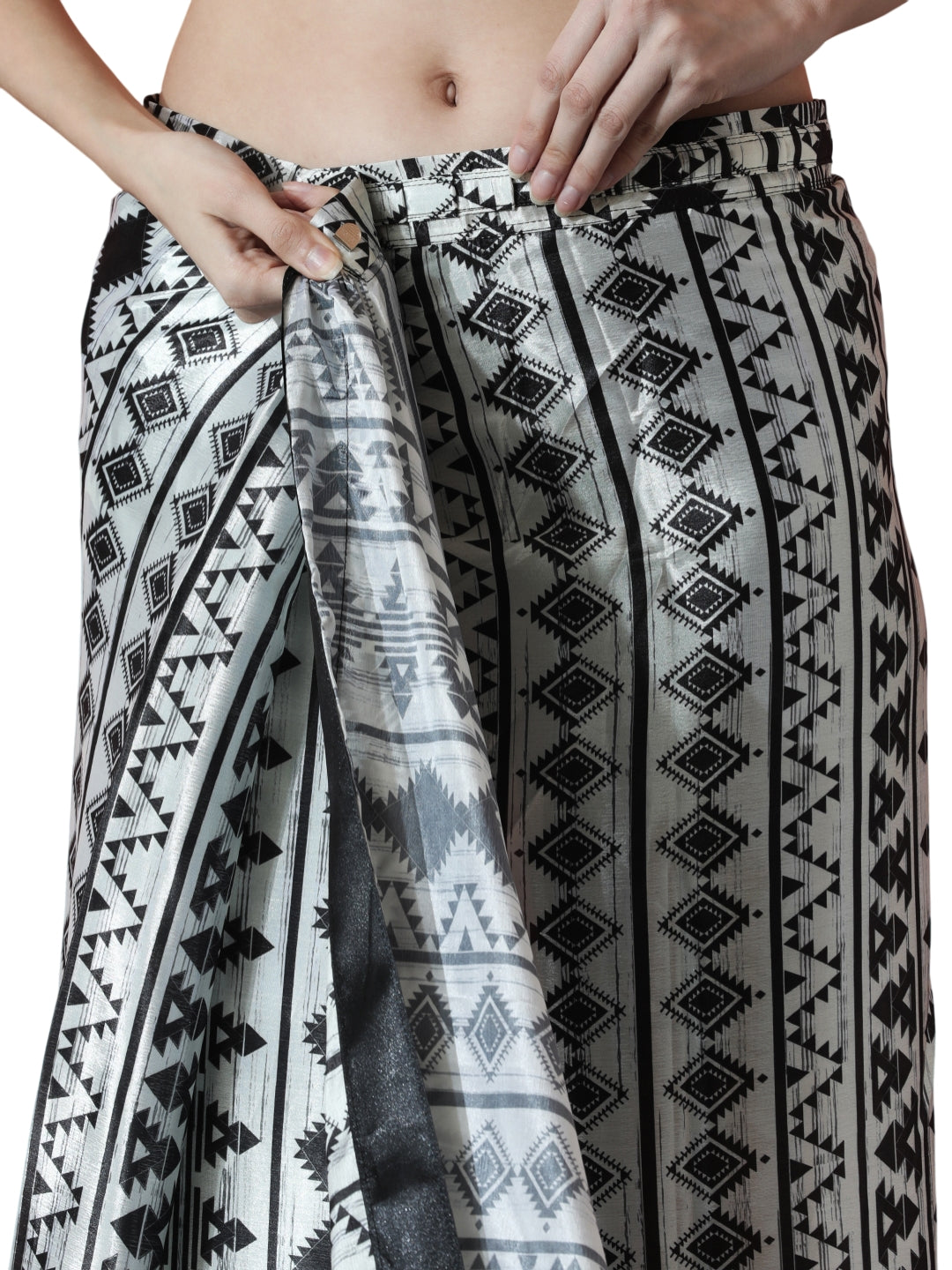 Urban Pallu Woven Design Silk Blend Fusion Saree