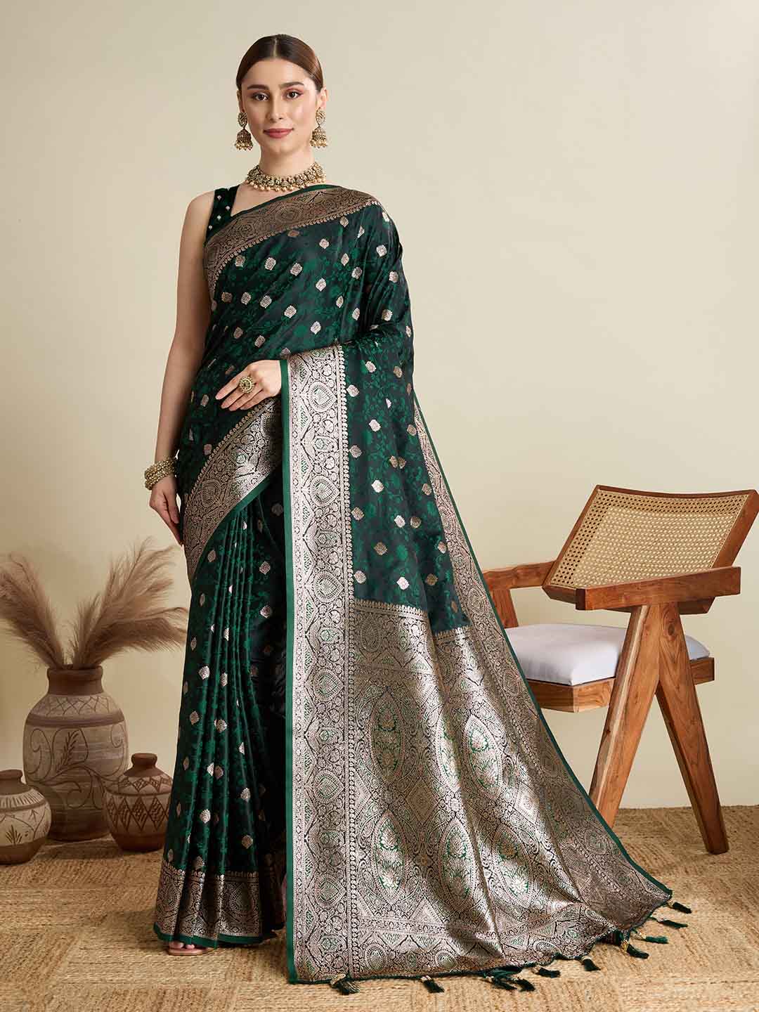 Urban Pallu Woven Design Silk Blend Party Saree