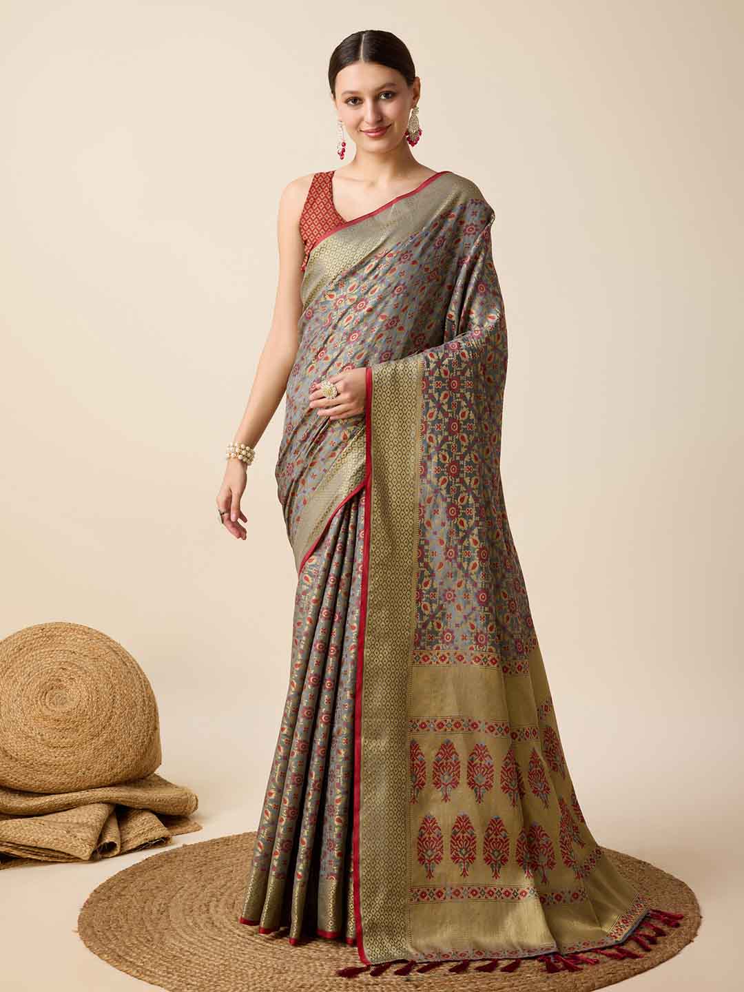 Urban Pallu Woven Design Silk Blend Party Saree