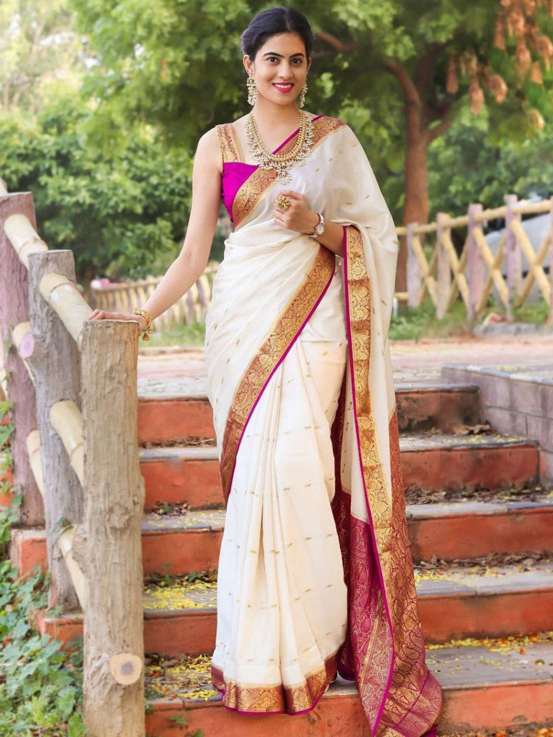 Urban Pallu Woven Design Silk Blend Traditional Saree