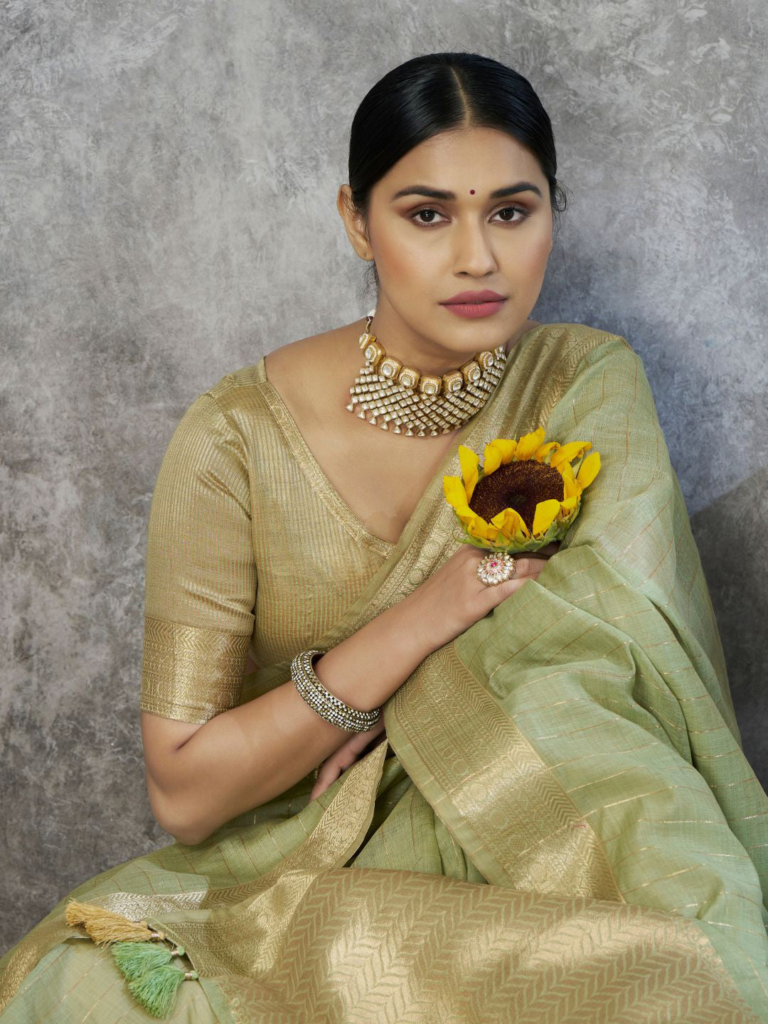 Urban Pallu Solid Cotton Blend Daily Saree