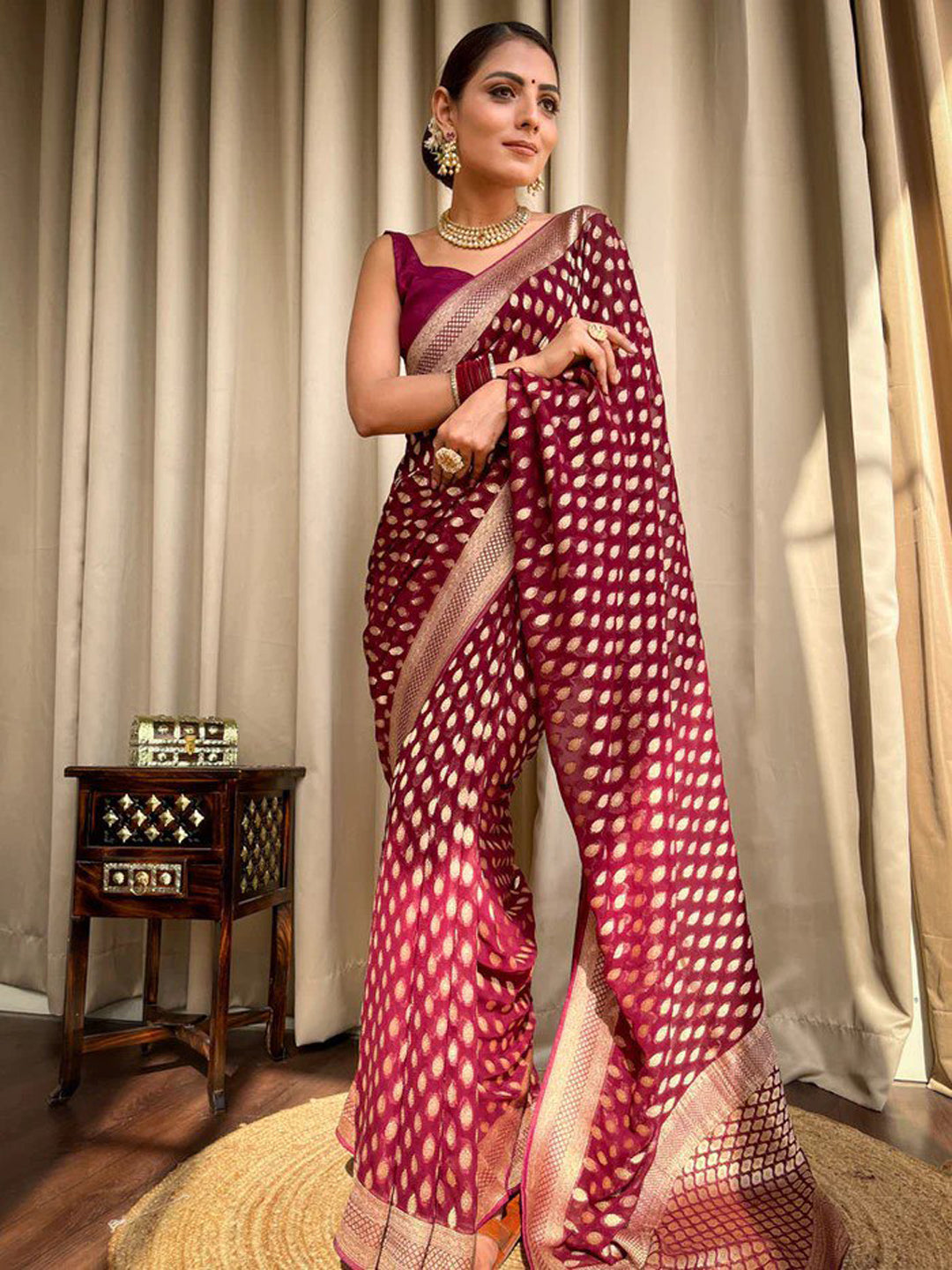 Urban Pallu Woven Design Silk Blend Work Saree