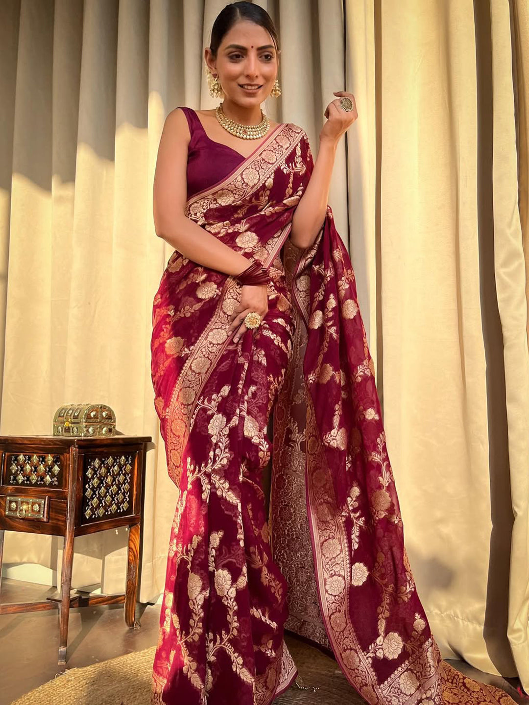 Urban Pallu Woven Design Silk Blend Traditional Saree