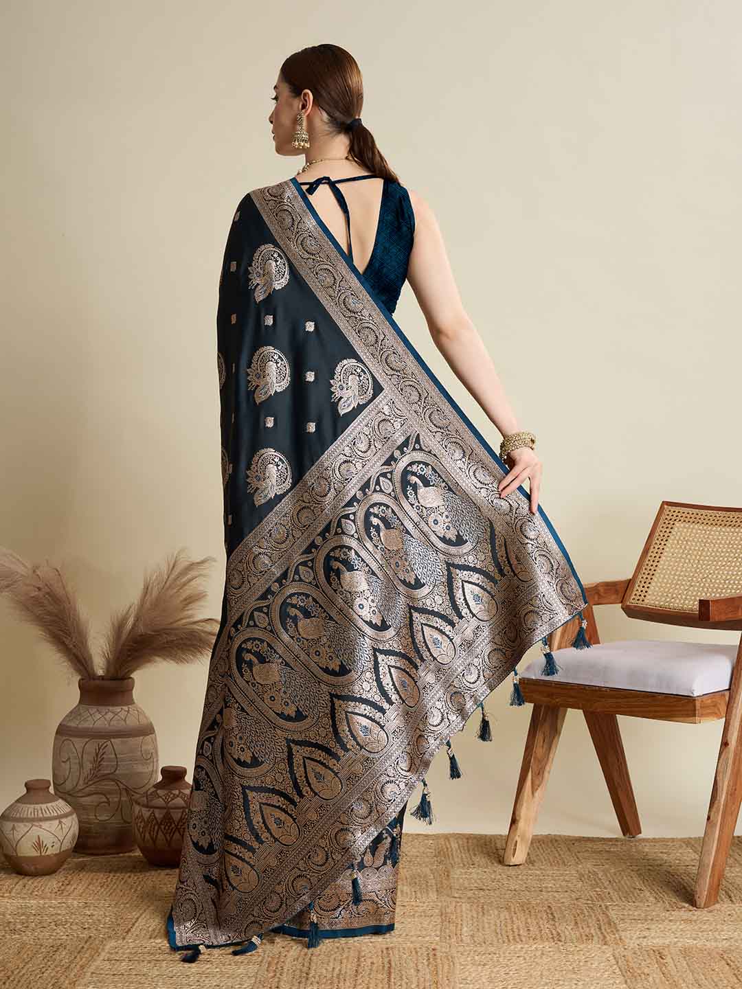 Urban Pallu Woven Design Silk Blend Party Saree