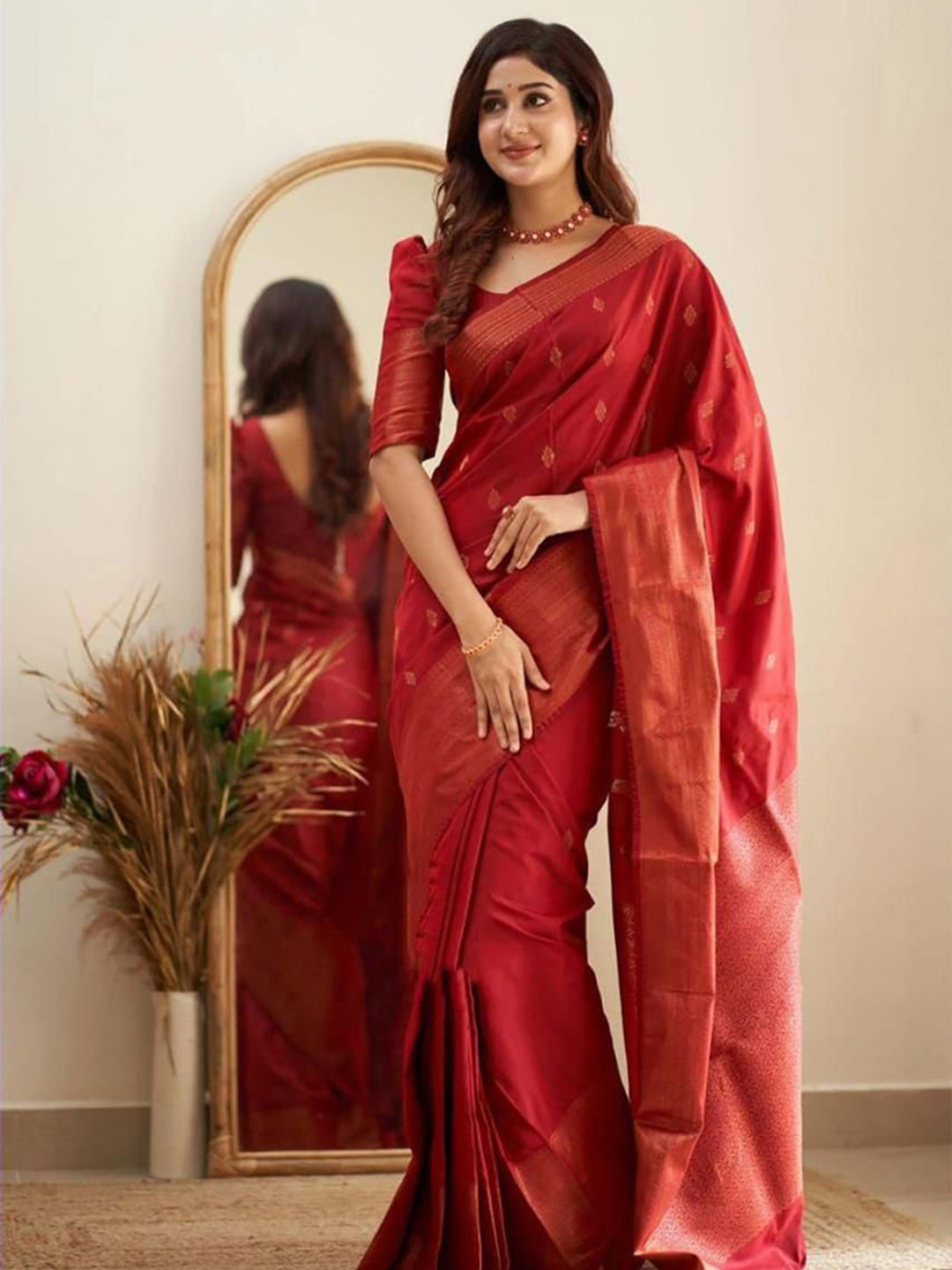 Urban Pallu Woven Design Silk Blend Work Saree