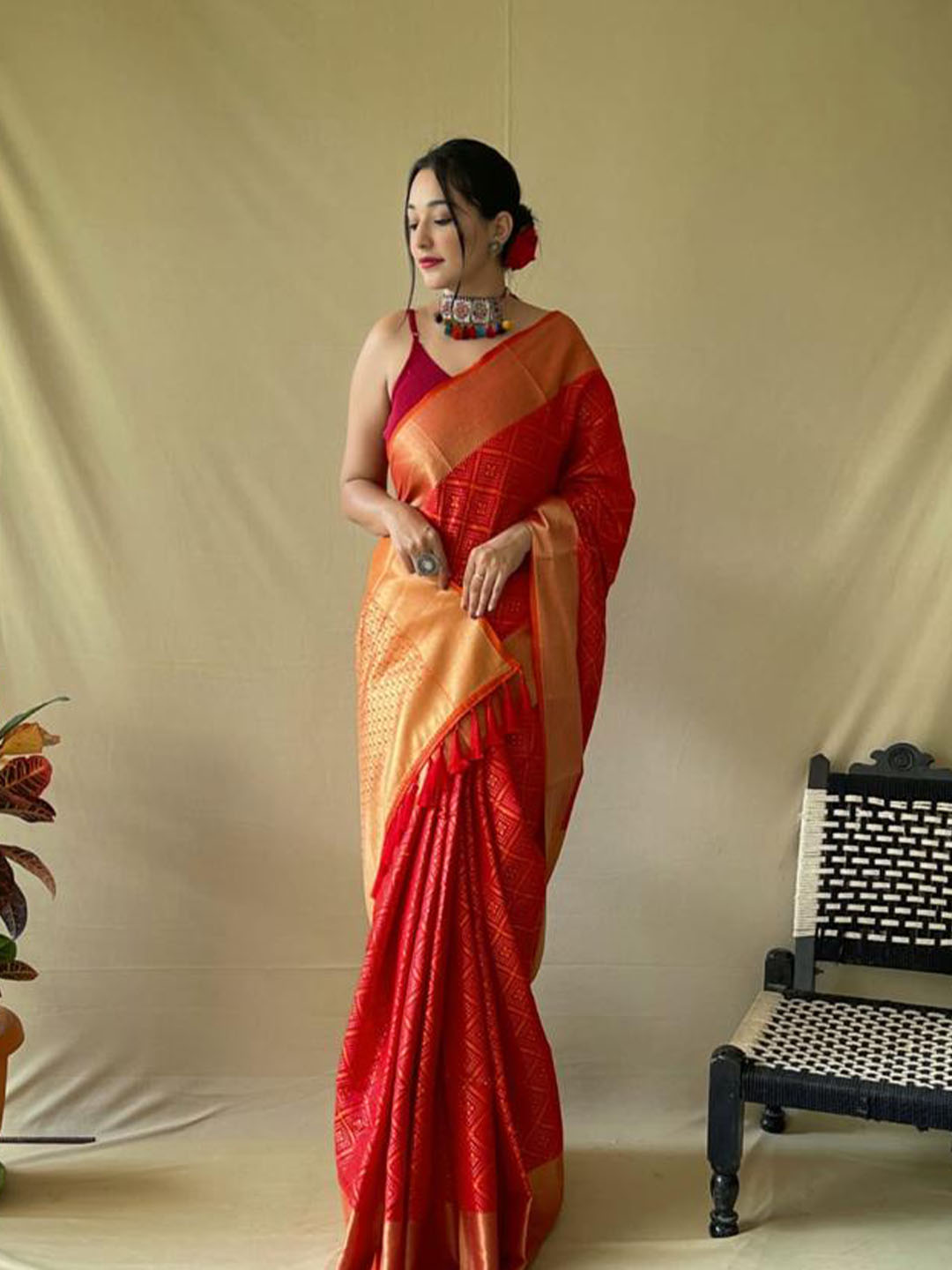Urban Pallu Woven Design Silk Blend Party Saree