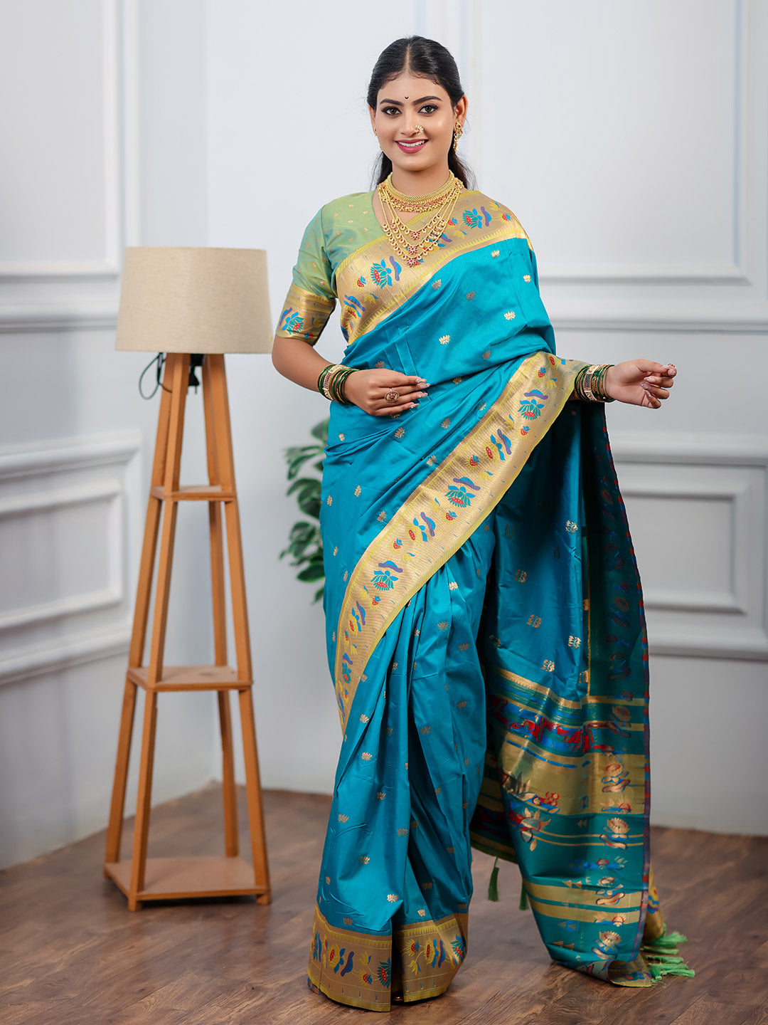Urban Pallu Woven Design Silk Blend Traditional Saree