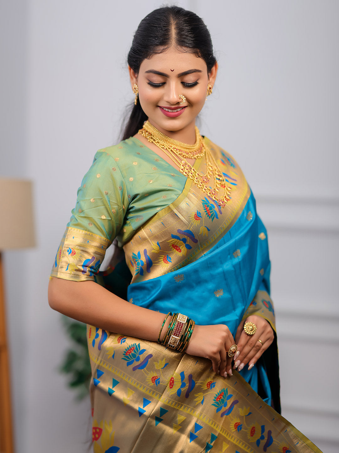 Urban Pallu Woven Design Silk Blend Traditional Saree