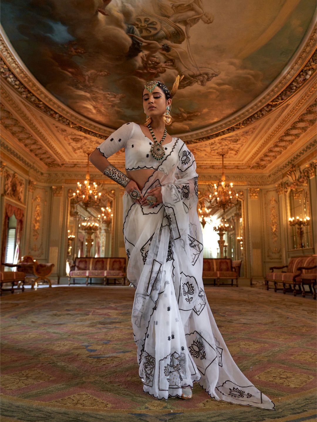 Urban Pallu Solid Poly Chiffon Daily Saree