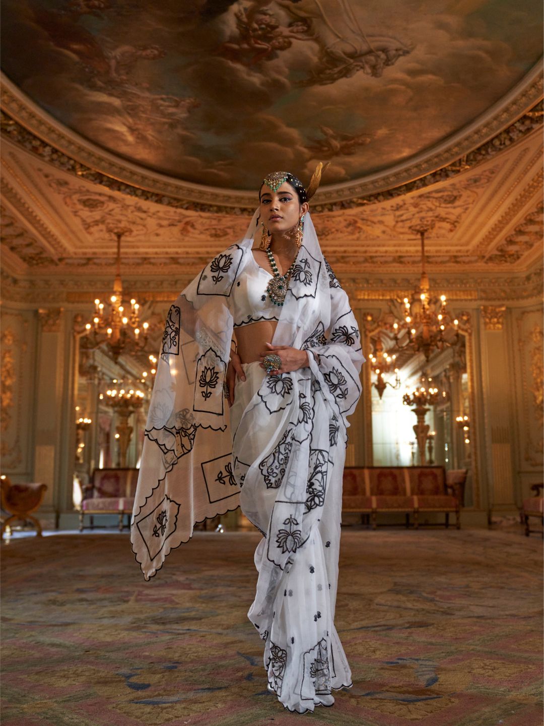 Urban Pallu Solid Poly Chiffon Daily Saree