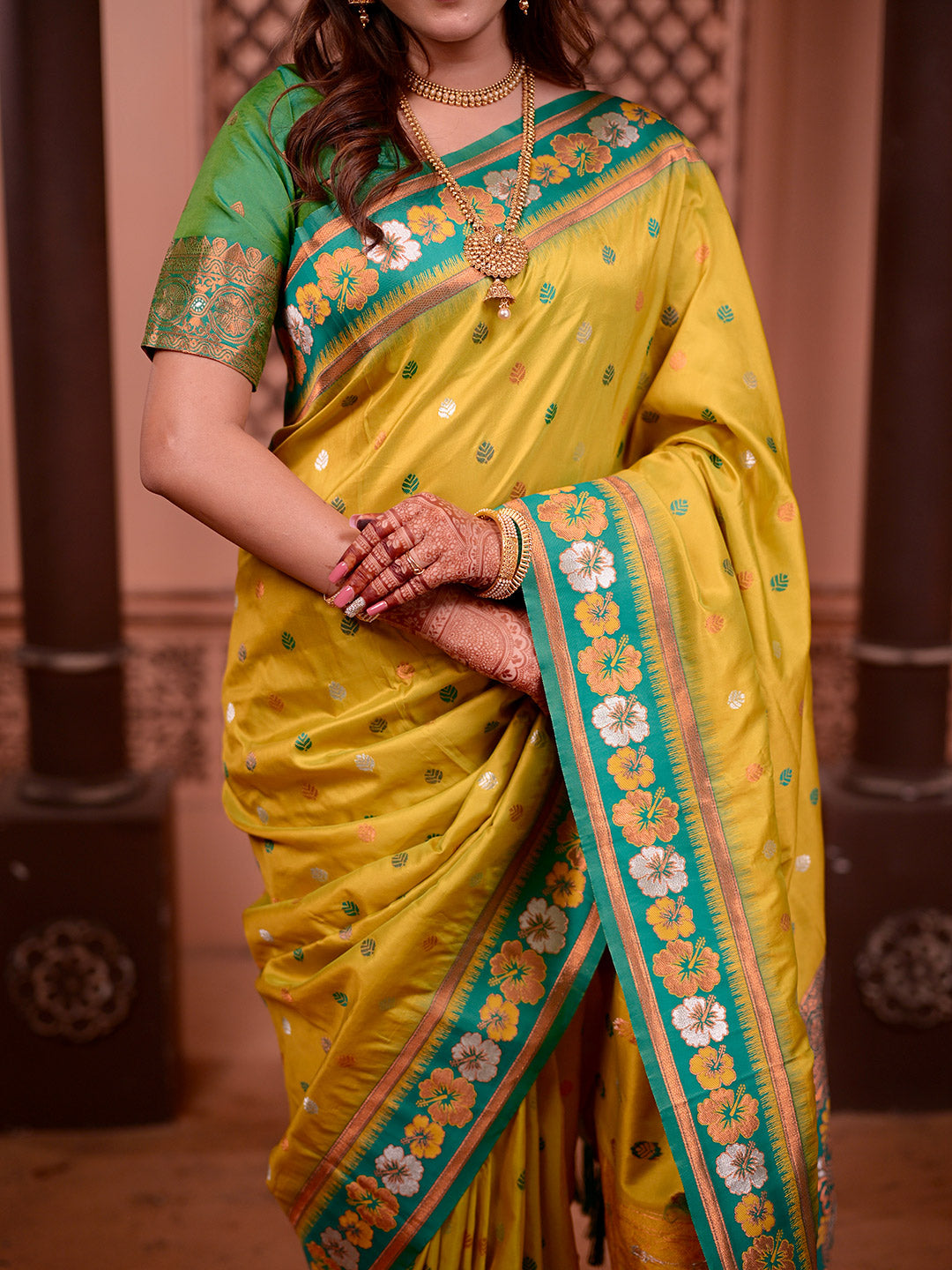 Urban Pallu Woven Design Silk Blend Traditional Saree