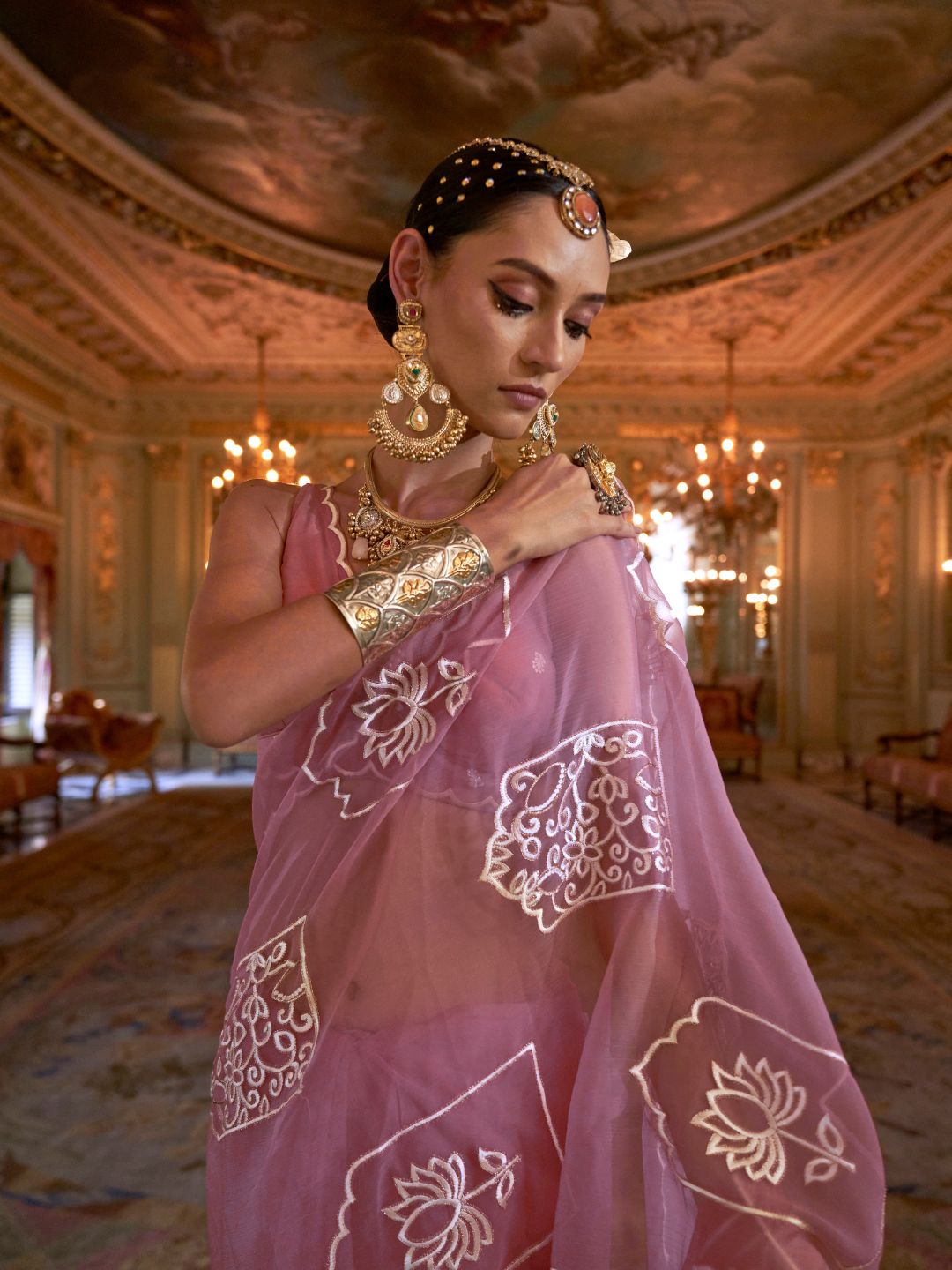 Urban Pallu Solid Poly Chiffon Daily Saree