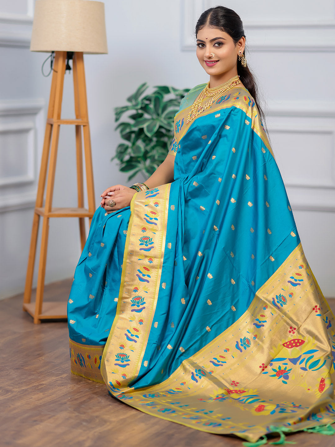 Urban Pallu Woven Design Silk Blend Traditional Saree
