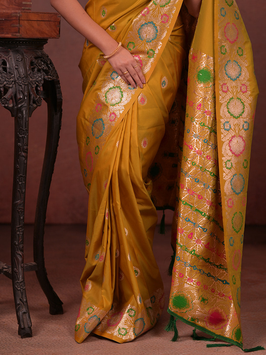 Urban Pallu Woven Design Silk Blend Traditional Saree