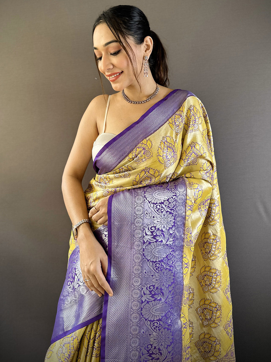 Urban Pallu Woven Design Silk Blend Traditional Saree