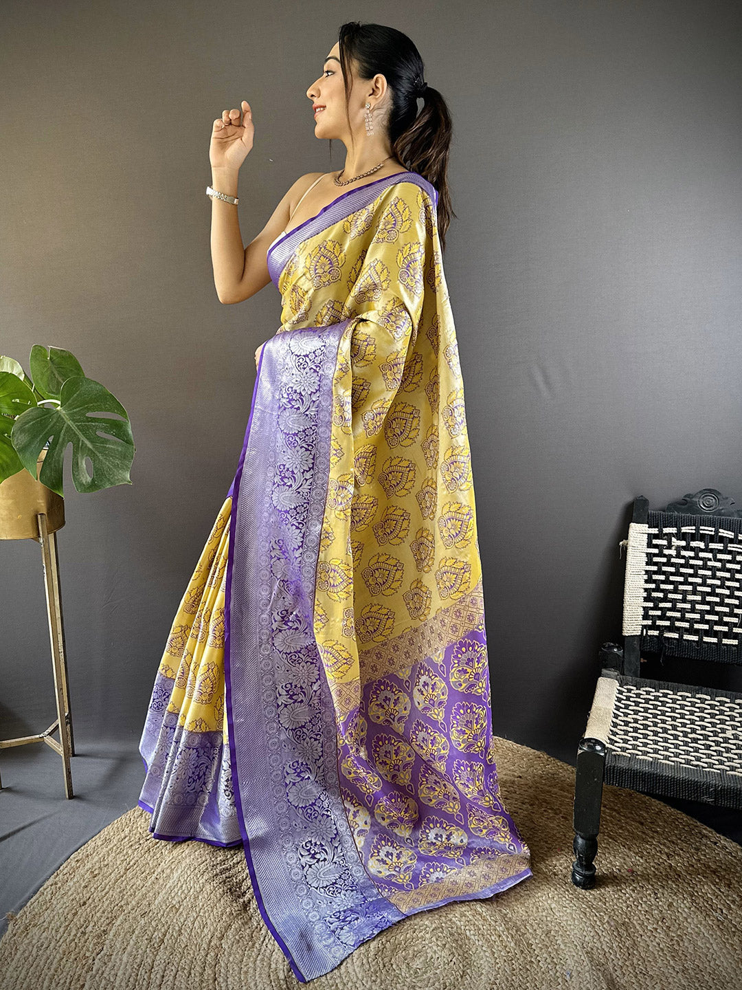 Urban Pallu Woven Design Silk Blend Traditional Saree