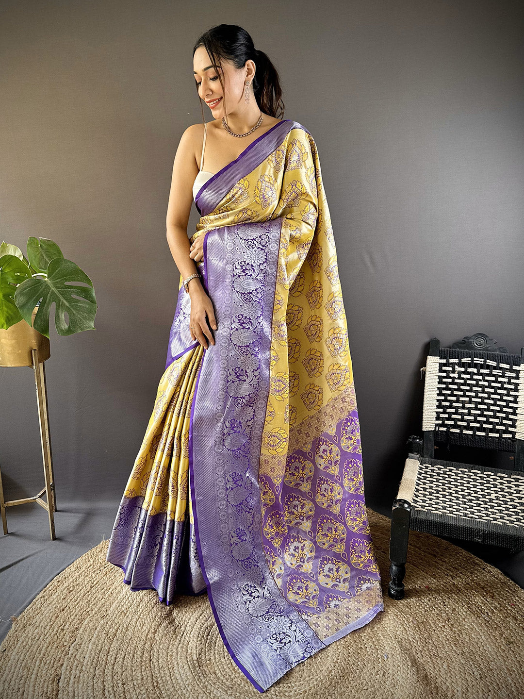 Urban Pallu Woven Design Silk Blend Traditional Saree