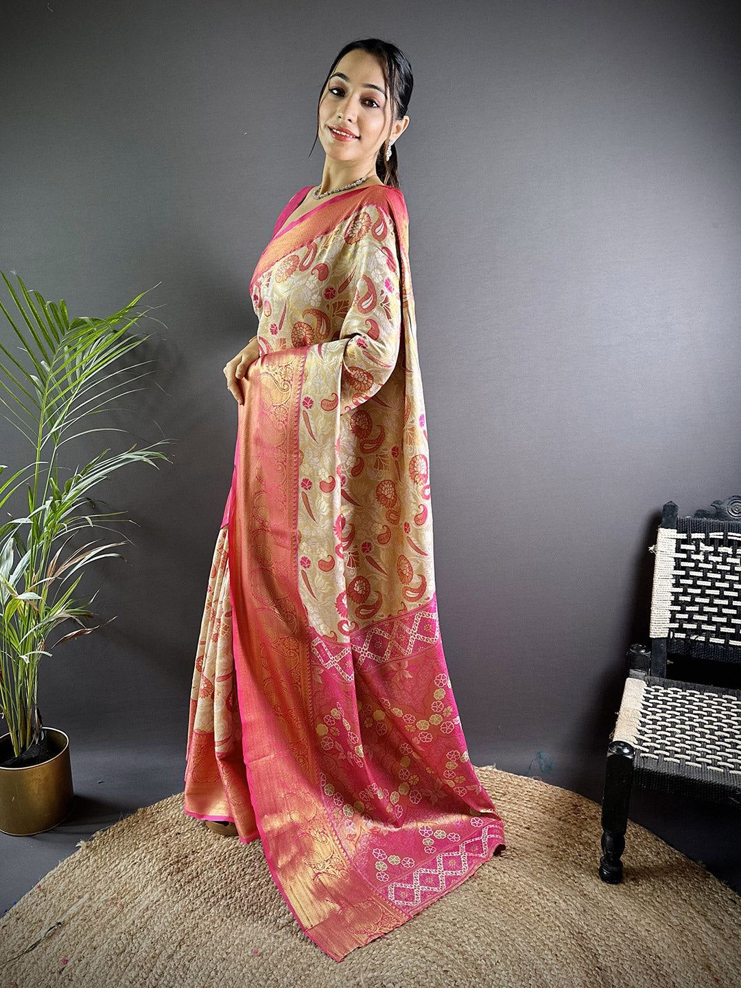 Urban Pallu Woven Design Silk Blend Traditional Saree