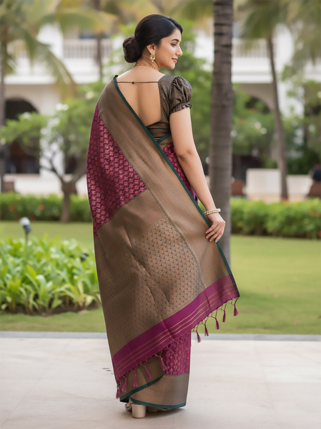 Urban Pallu Woven Design Silk Blend Work Saree